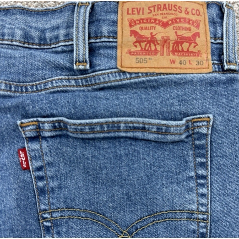 Levi's 505 Jeans Men's 40x30 Blue Medium Wash Flex Denim‎ Regular Straight Leg - Picture 3 of 11